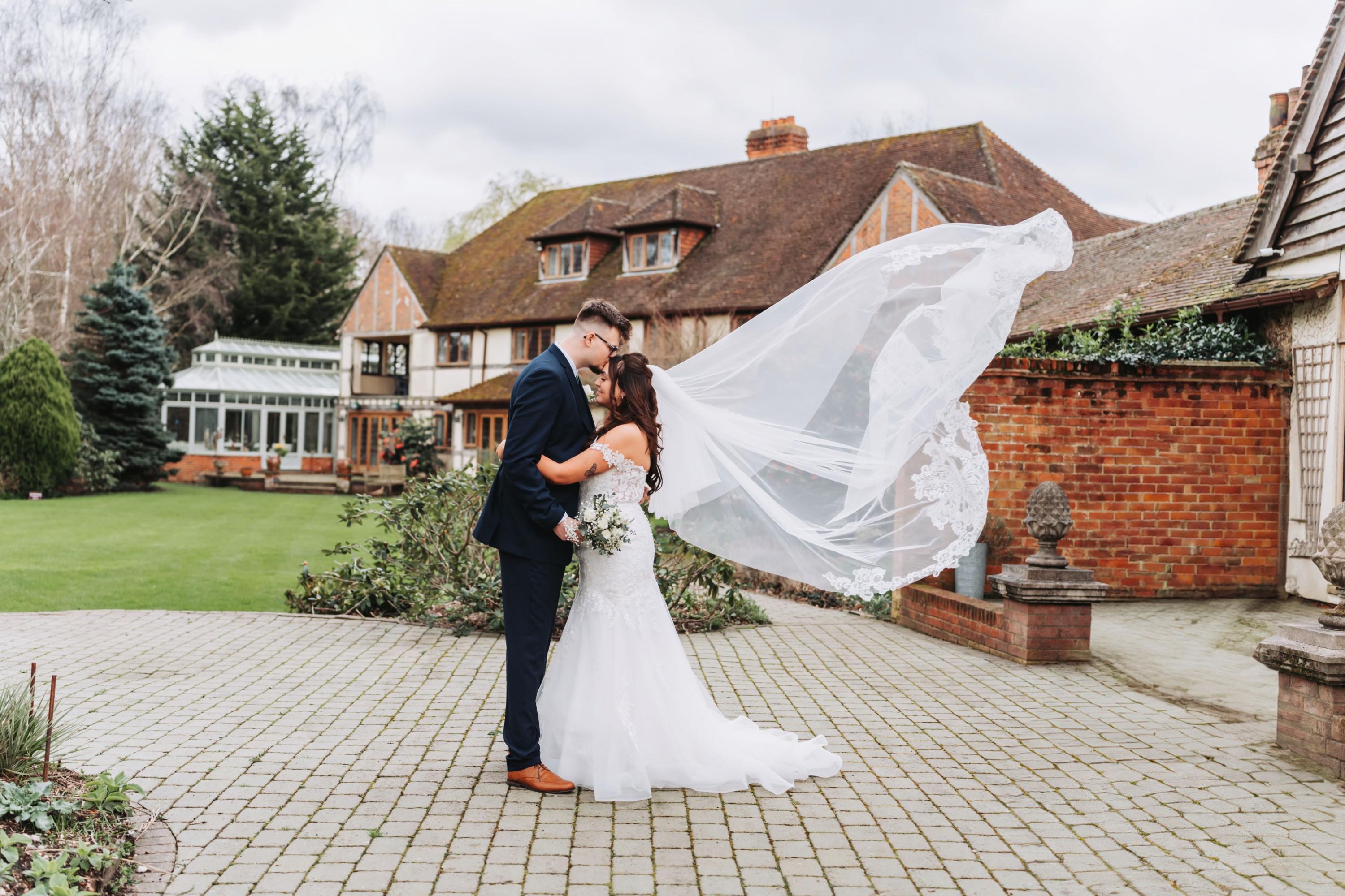 The Spectacular Rivervale Barn Wedding of Victoria and Jeremy